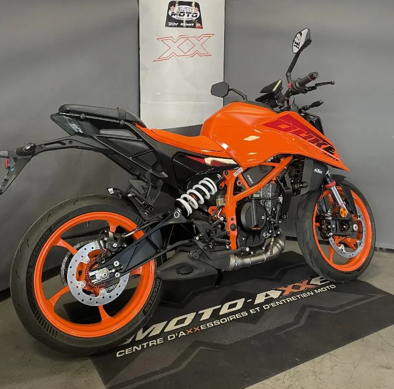 390 DUKE
