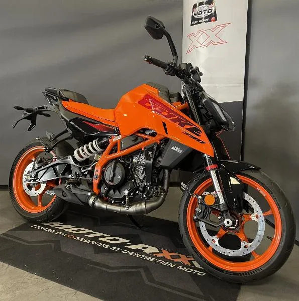 390 DUKE