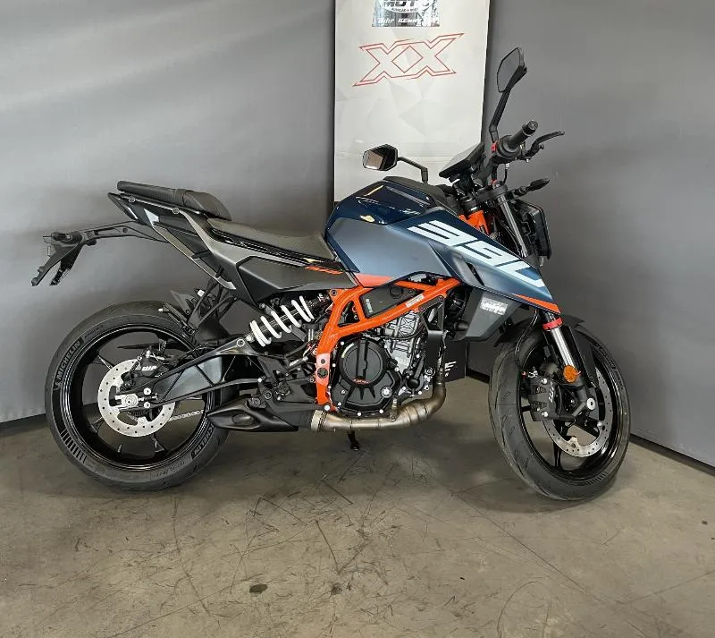 390 DUKE