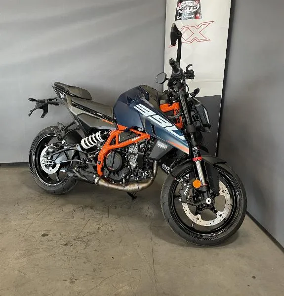 390 DUKE