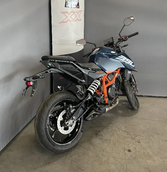 390 DUKE