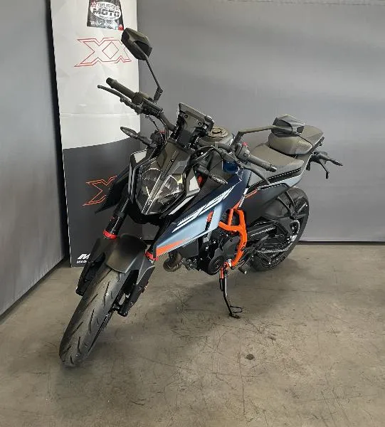 390 DUKE