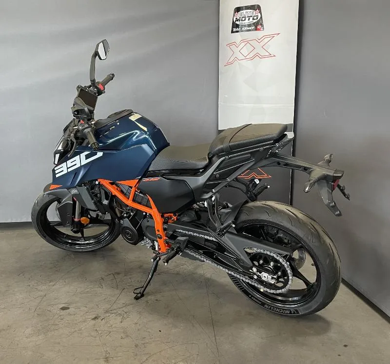 390 DUKE