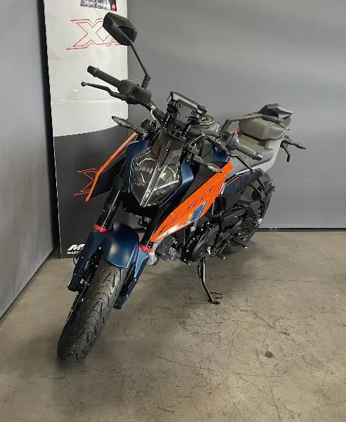 125 DUKE
