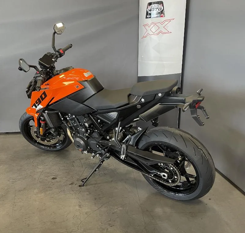 790 DUKE L