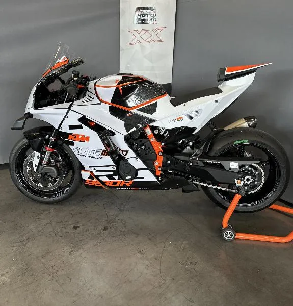 RC990 R