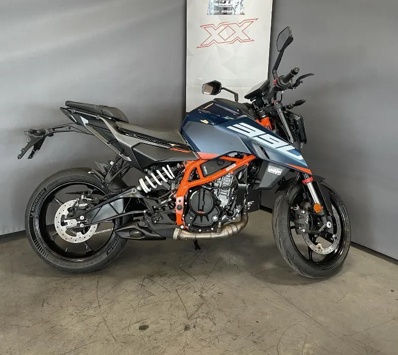 390 DUKE