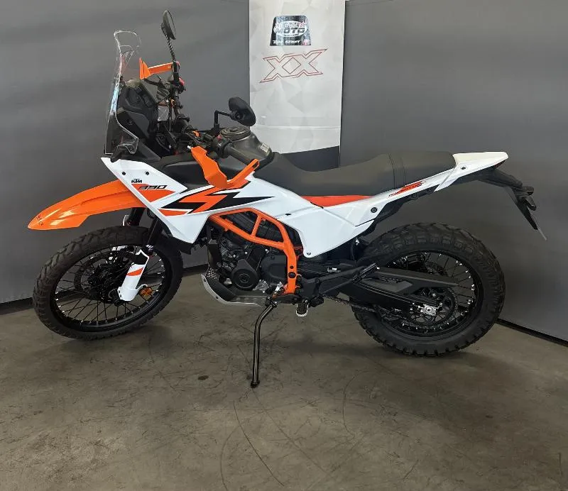 390 ADVENTURE