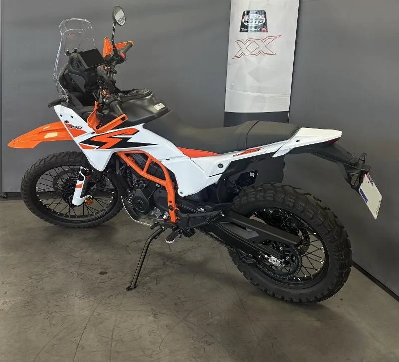 390 ADVENTURE