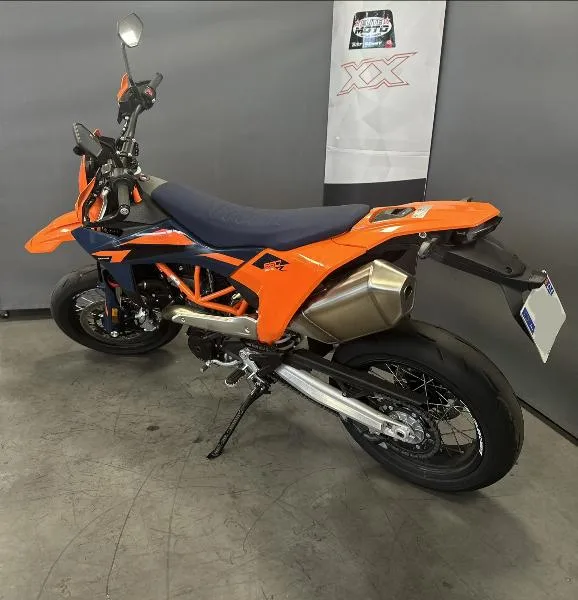 690 SMC R