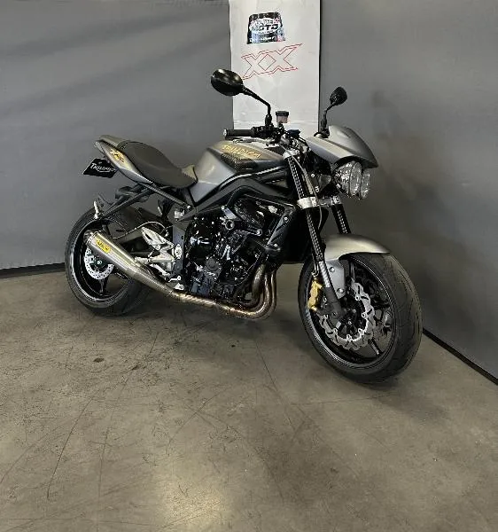 DAYTONA  675 R
