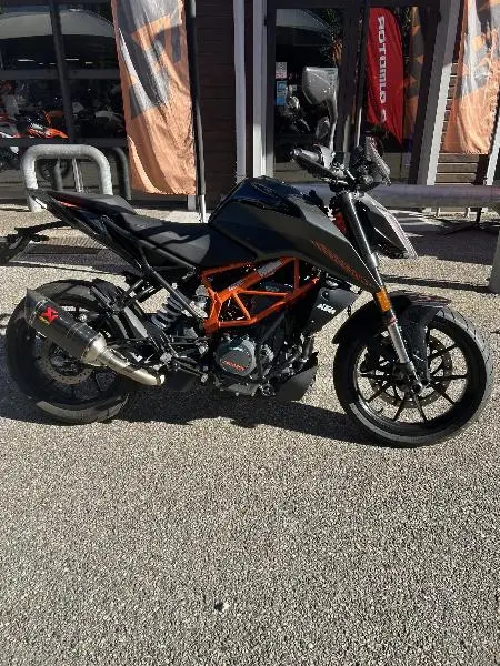 390 DUKE