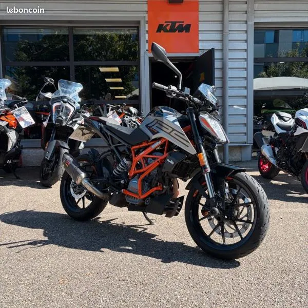 125 DUKE ABS