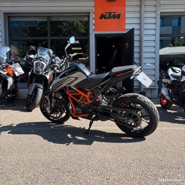 125 DUKE ABS