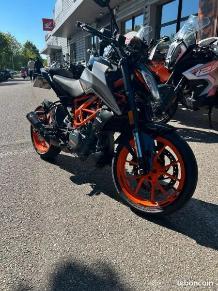 390 DUKE ABS