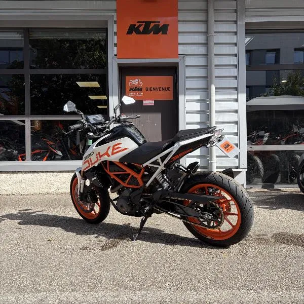 390 DUKE