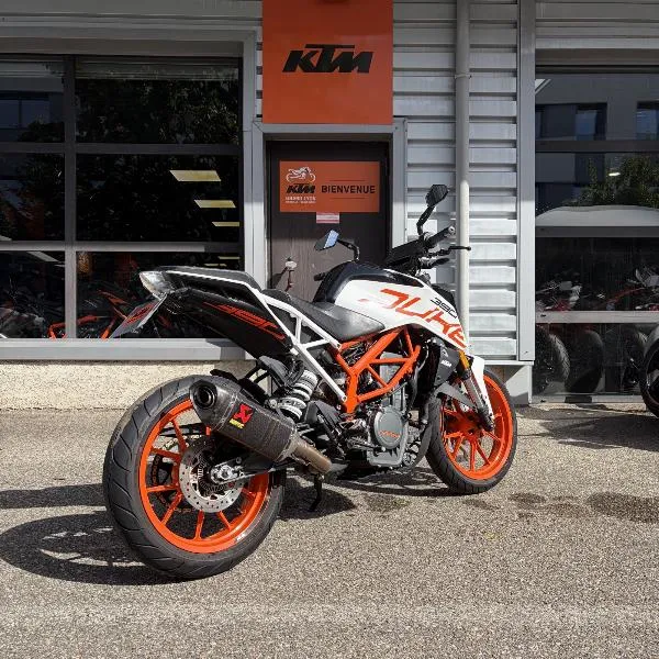 390 DUKE