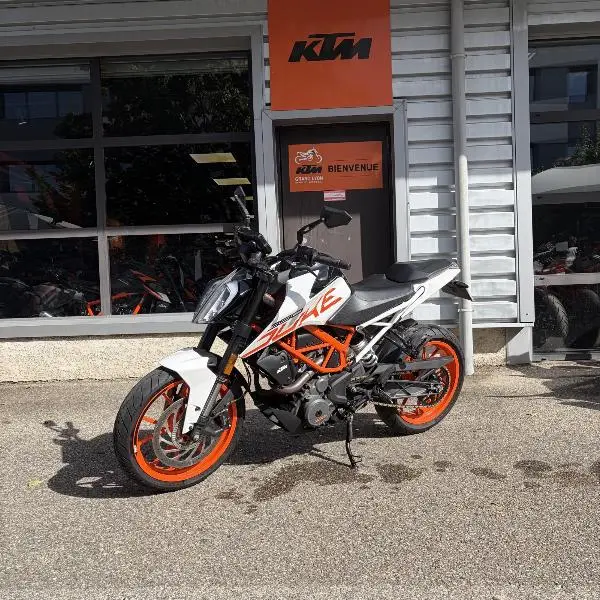 390 DUKE
