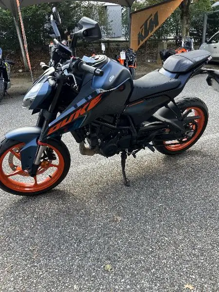 125 DUKE ABS