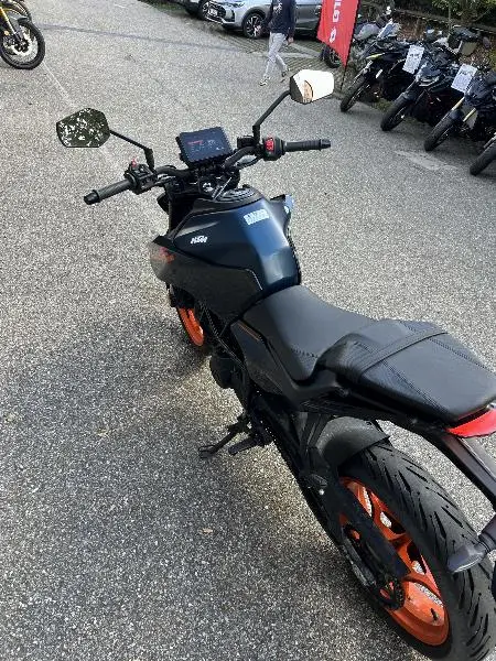 125 DUKE ABS
