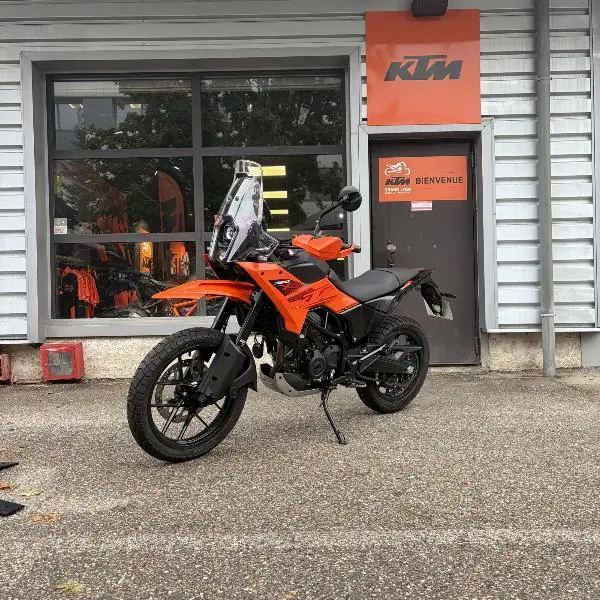 390 ADVENTURE X