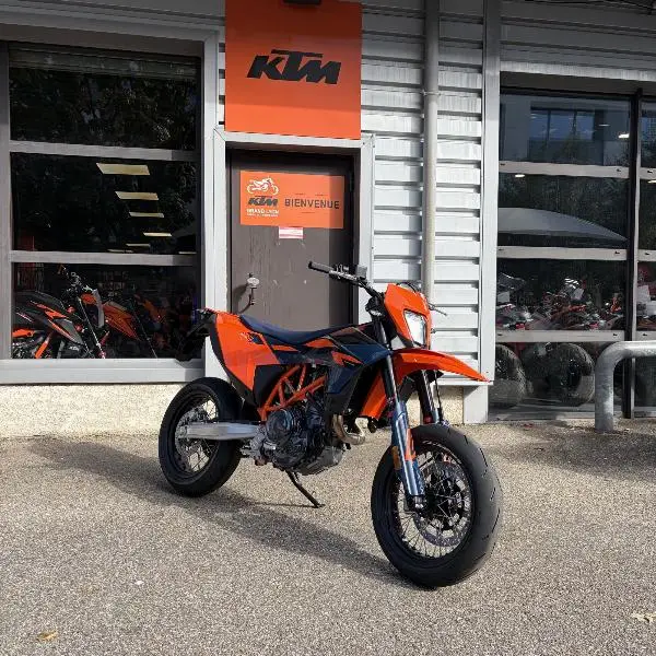 690 SMC R