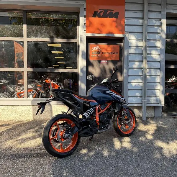 390 DUKE