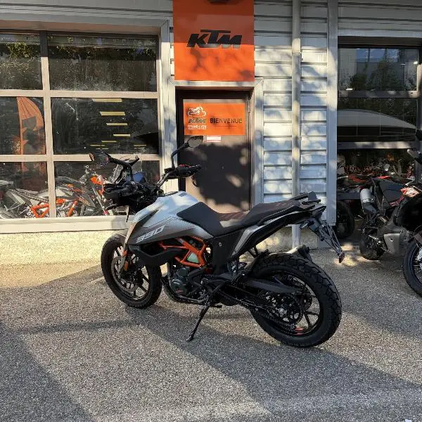 390 ADVENTURE