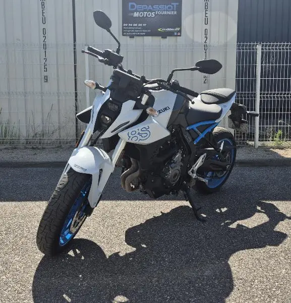 GSX8S