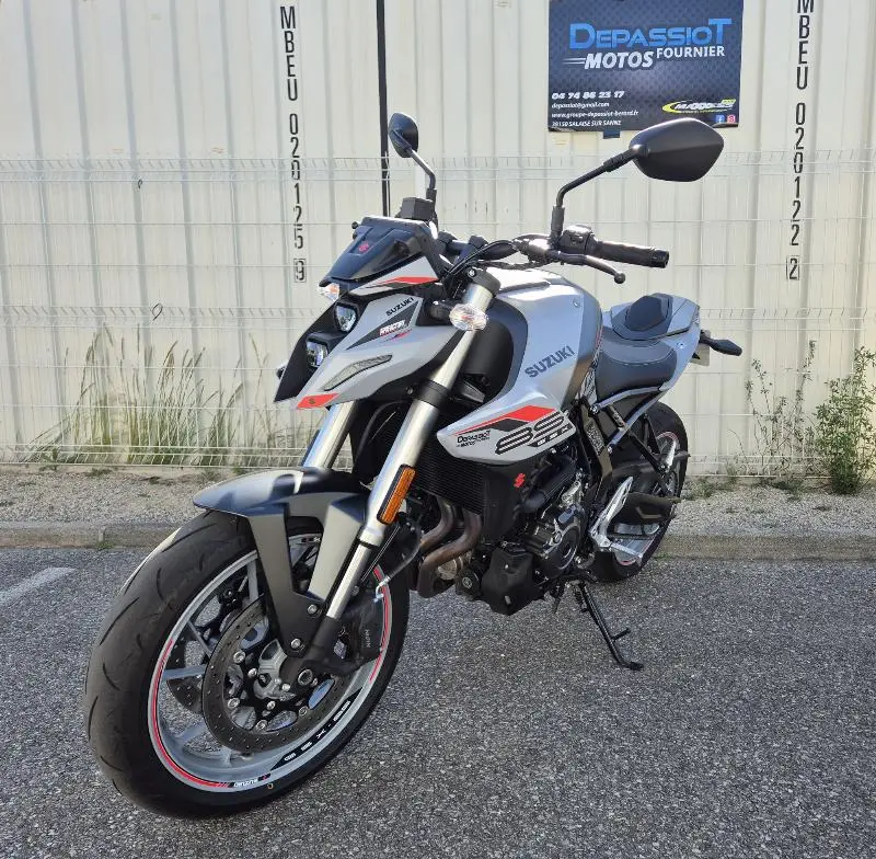 GSX8S