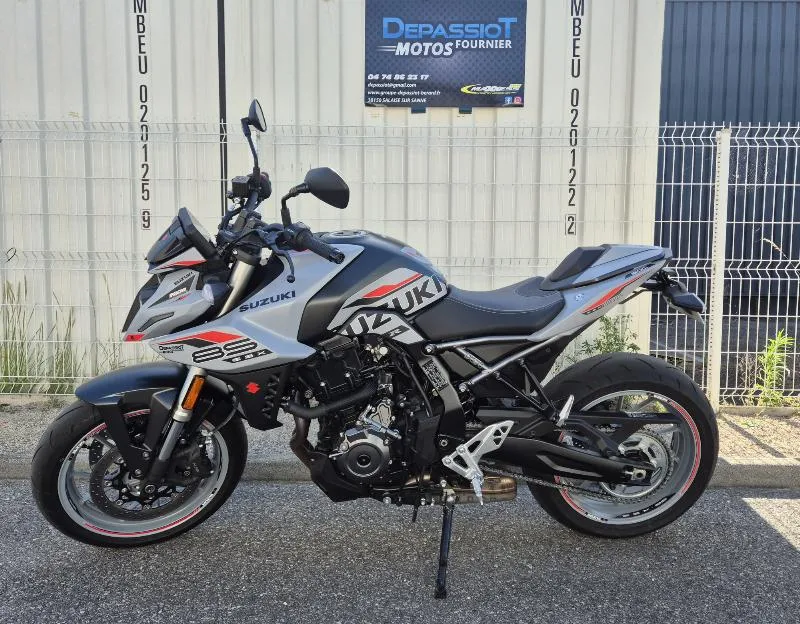 GSX8S