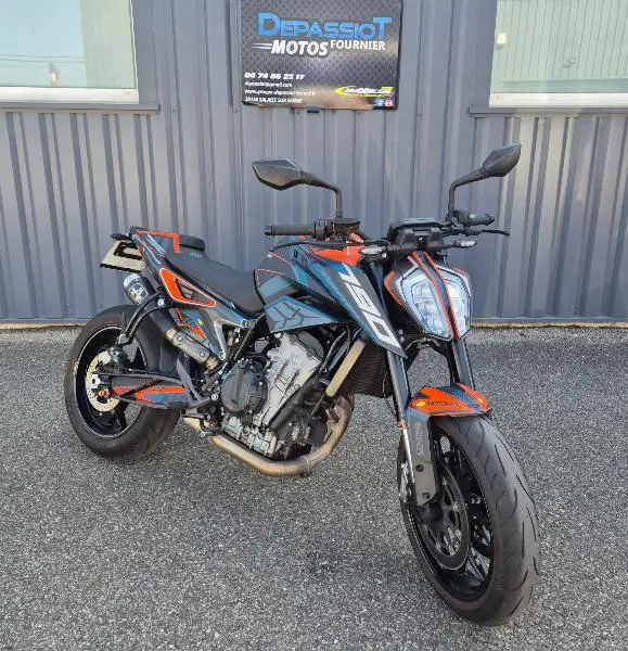 790 DUKE 2020