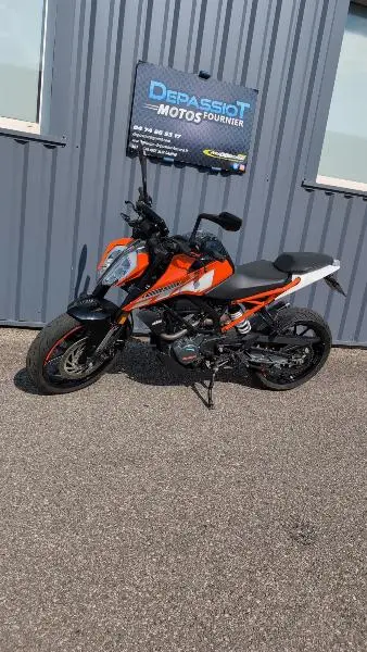 125 DUKE ABS