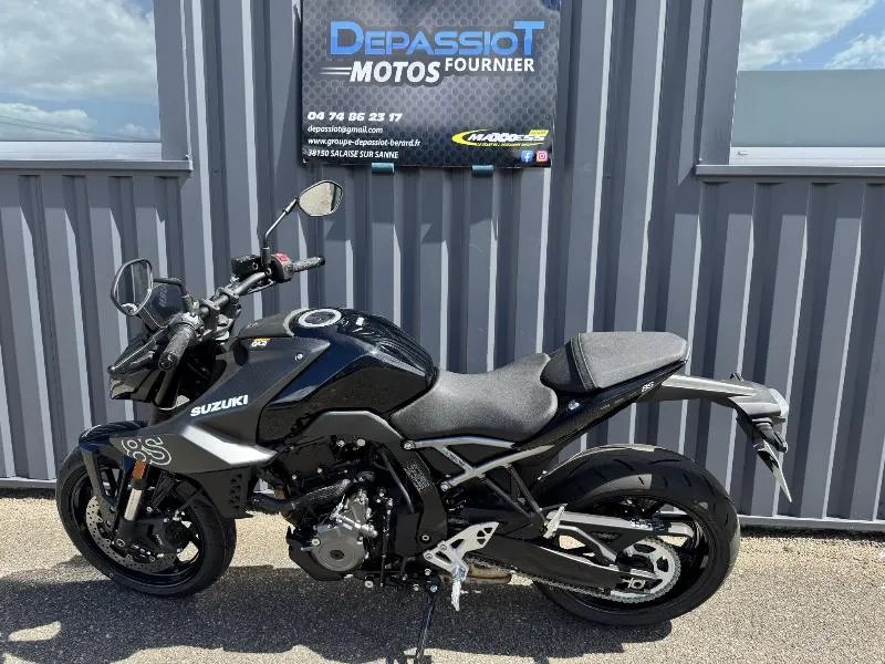 GSX8S