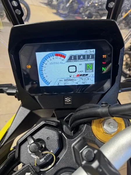 DL VSTROM 800DE