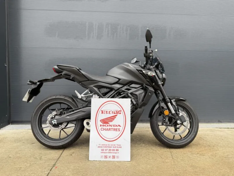 CB 125 R