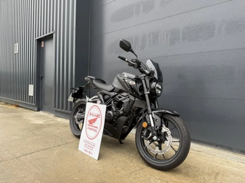 CB 125 R