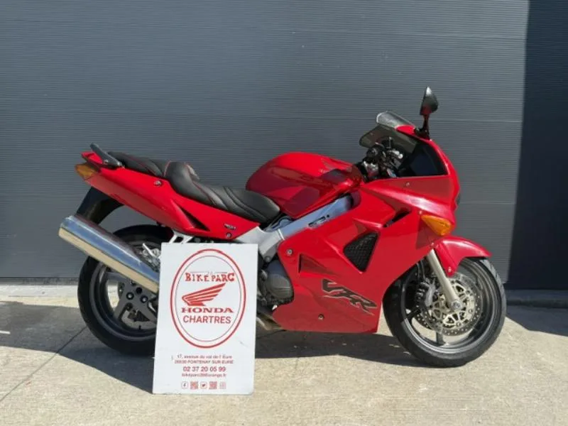 VFR 800 F