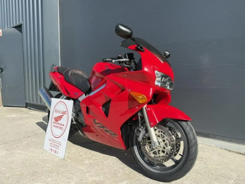 VFR 800 F