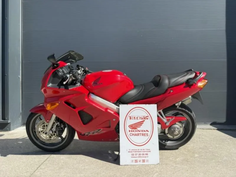 VFR 800 F