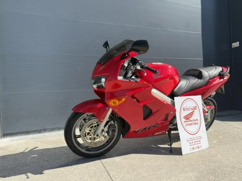 VFR 800 F