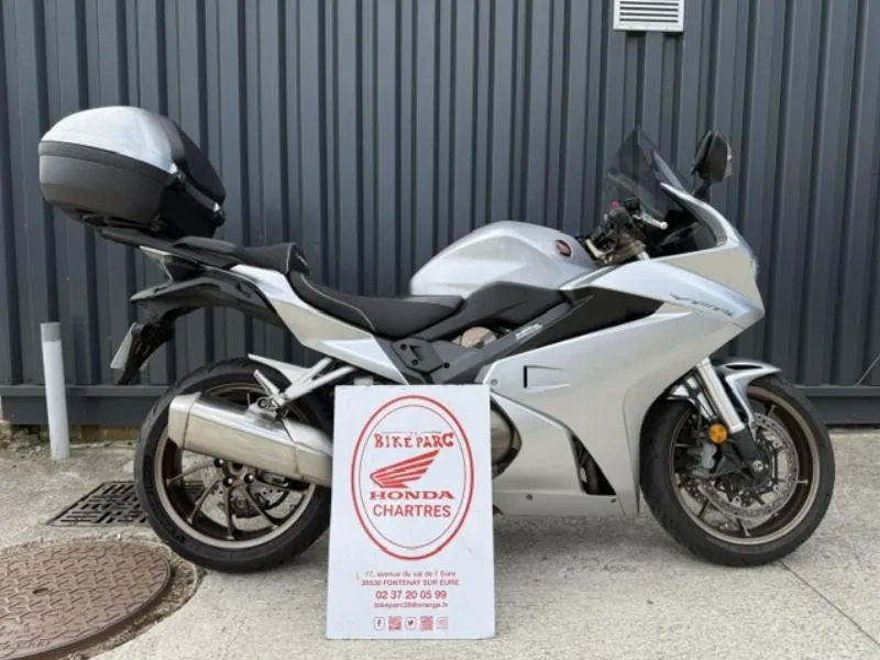 VFR 800 F