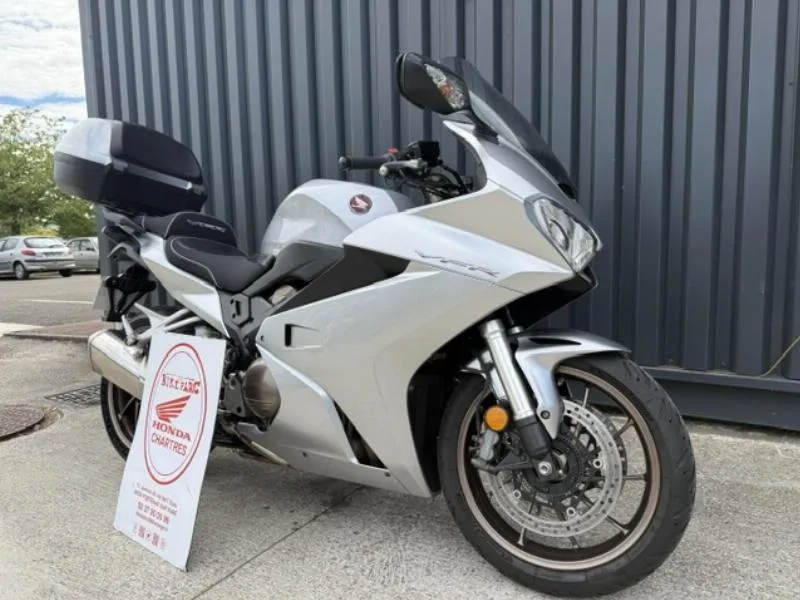 VFR 800 F