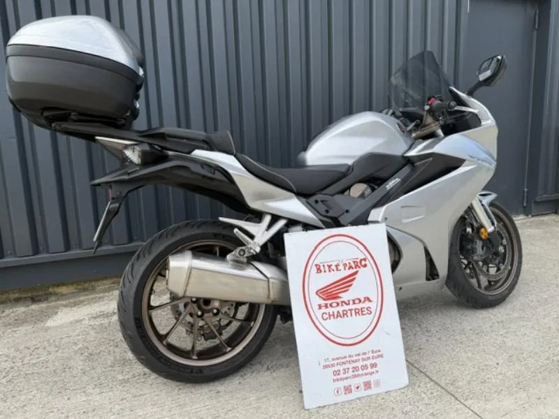 VFR 800 F