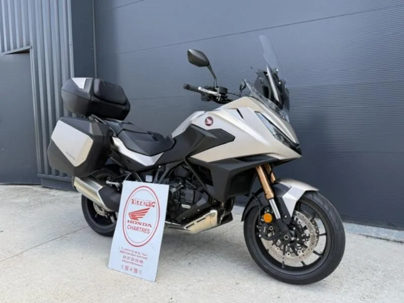 NT 1100 DCT SE