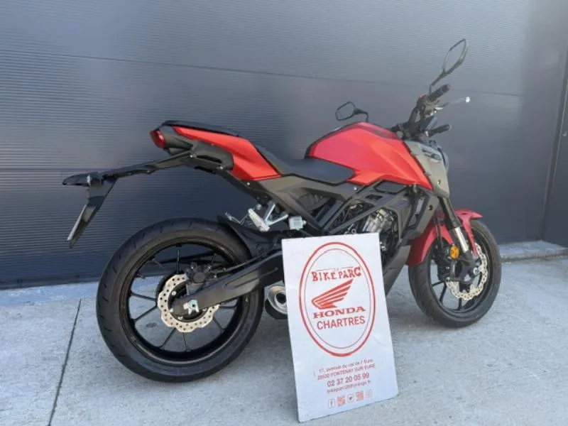 CB 125  R