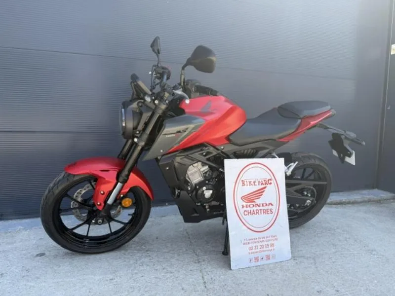 CB 125  R