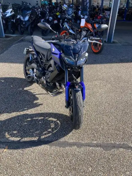 MT09