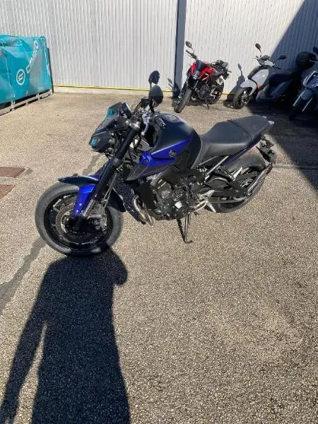 MT09