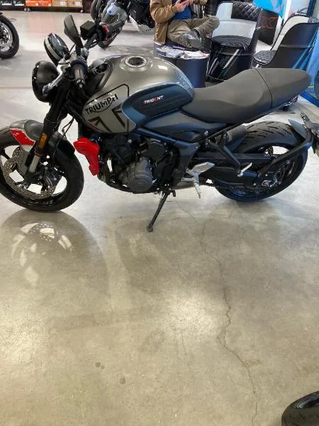 TRIDENT 660